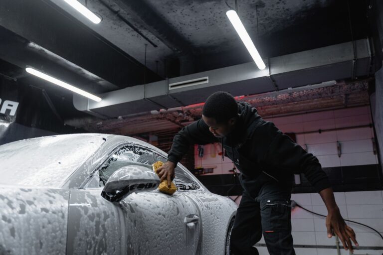 Milieuvriendelijke methoden voor het schoonhouden van je auto